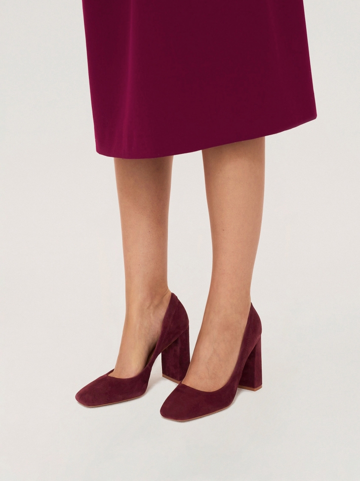 Bordowe zamszowe czółenka na szerokim obcasie