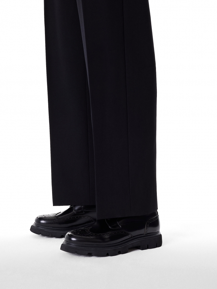 Czarne skórzane półbuty Brogsy