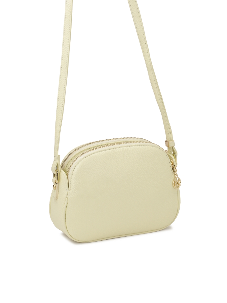 Skórzana torebka z długim paskiem