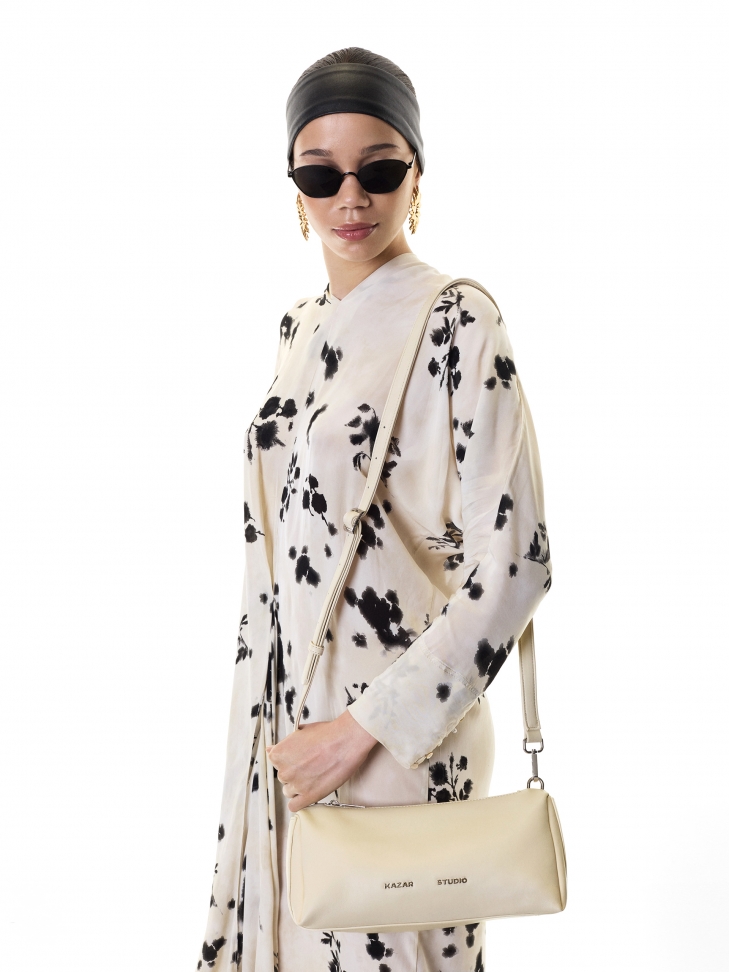 Czarne okulary przeciwsłoneczne z metalową oprawką