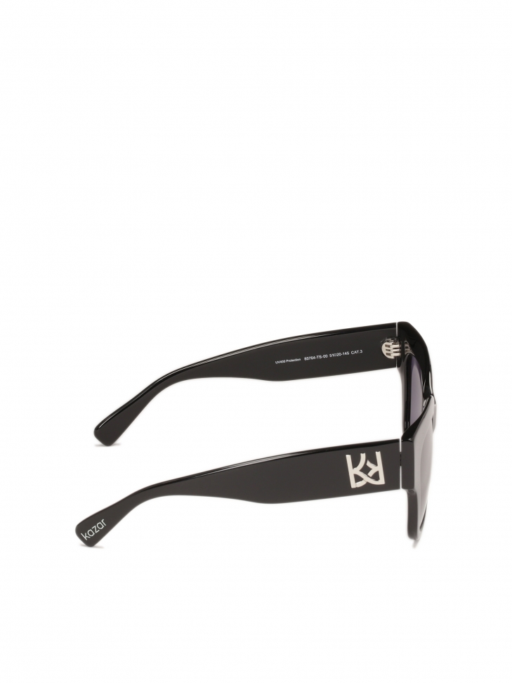 Czarne okulary przeciwsłoneczne z monogramami