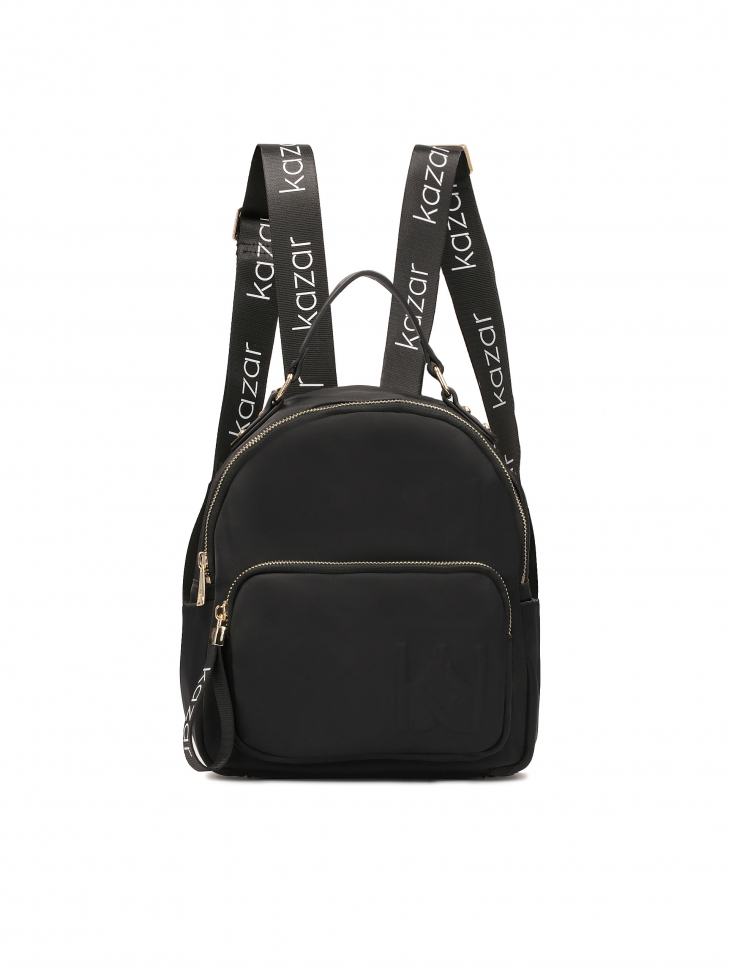 Czarny plecak z tkaniny z recyklingu o pojemnym wnętrzu