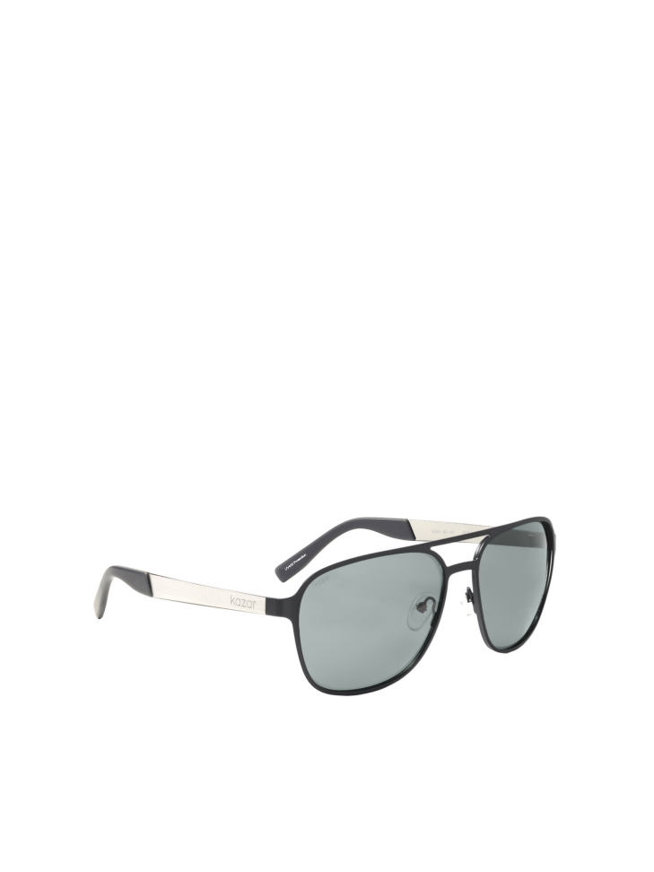 Czarne okulary przeciwsłoneczne