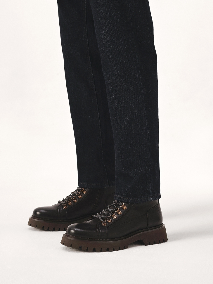 Brązowe skórzane trzewiki typu trapery