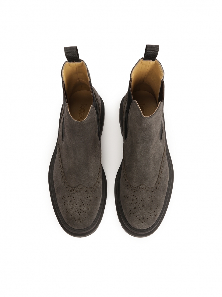 Zamszowe brązowe sztyblety ze zdobieniem