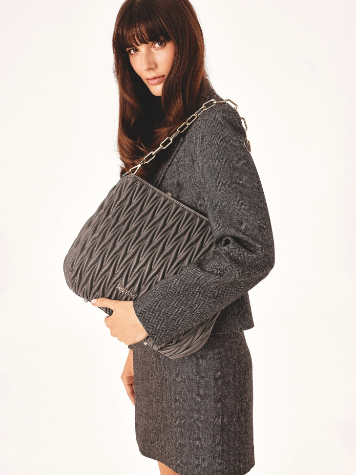 Szara torebka z pikowanym przodem