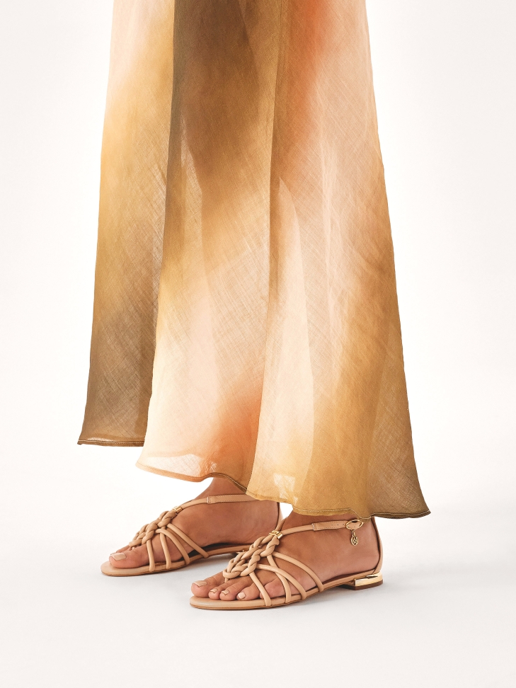 Beżowe płaskie sandały japonki