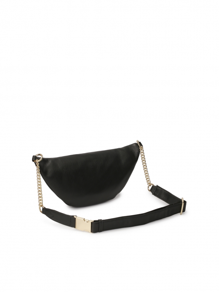 Czarna nerka z kieszonką na przodzie