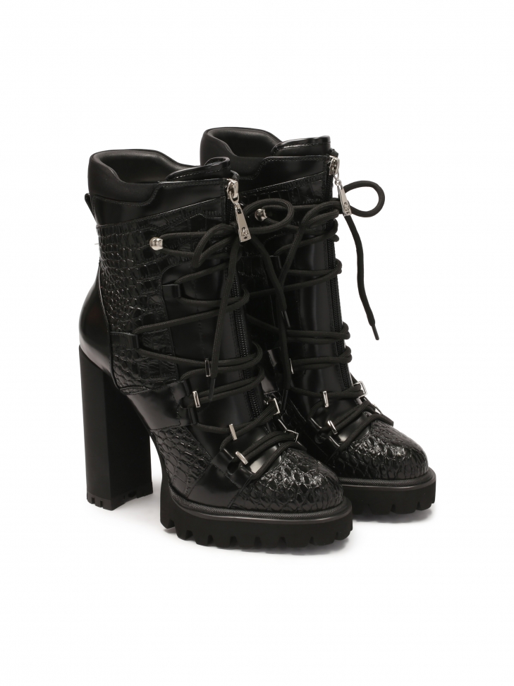 Czarne botki z tłoczonej skóry