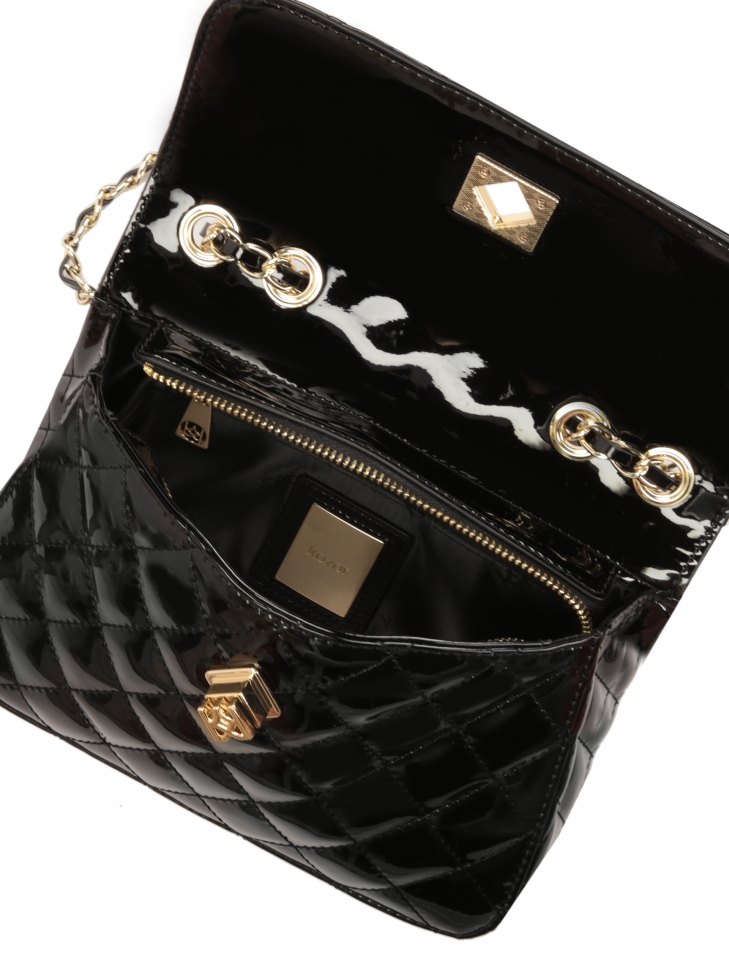 Lakierowana klasyczna torebka z łańcuchem