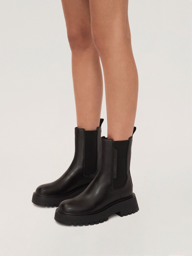 Skórzane botki typu chelsea na grubej podeszwie