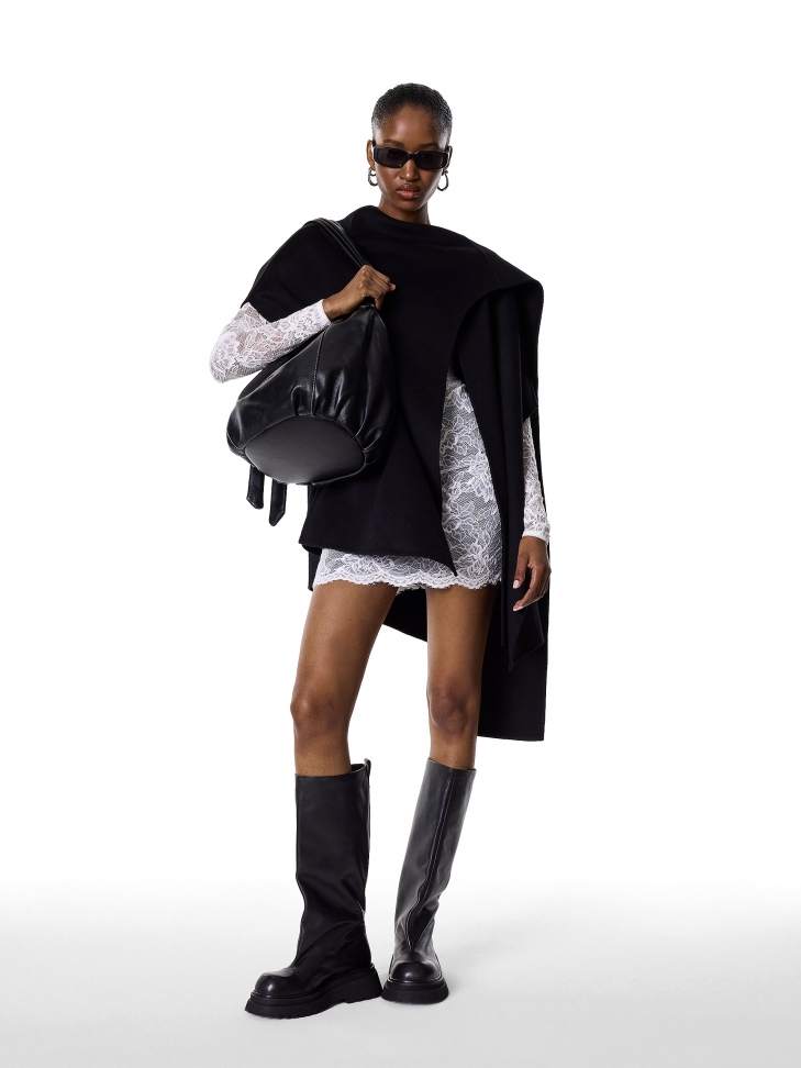 Czarna torebka worek z miękkiej skóry