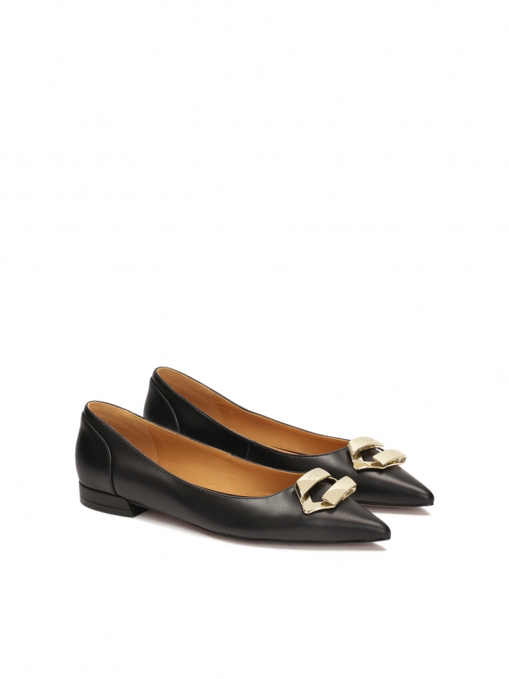 Czarne skórzane czółenka na płaskim obcasie