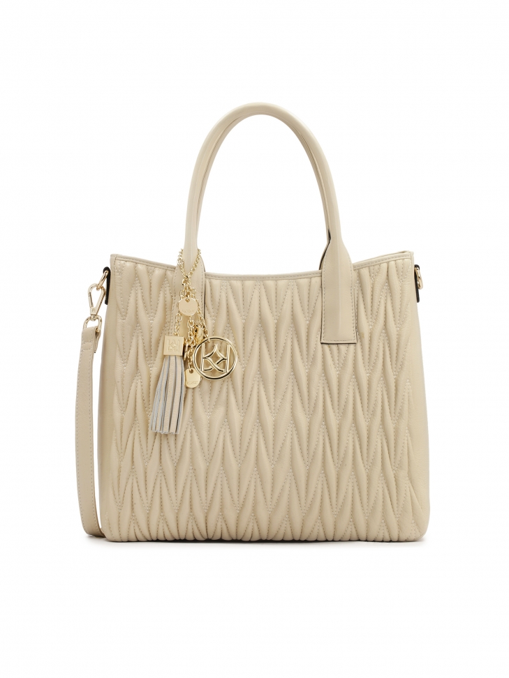 Pojemna torebka z efektownie zdobionej skóry