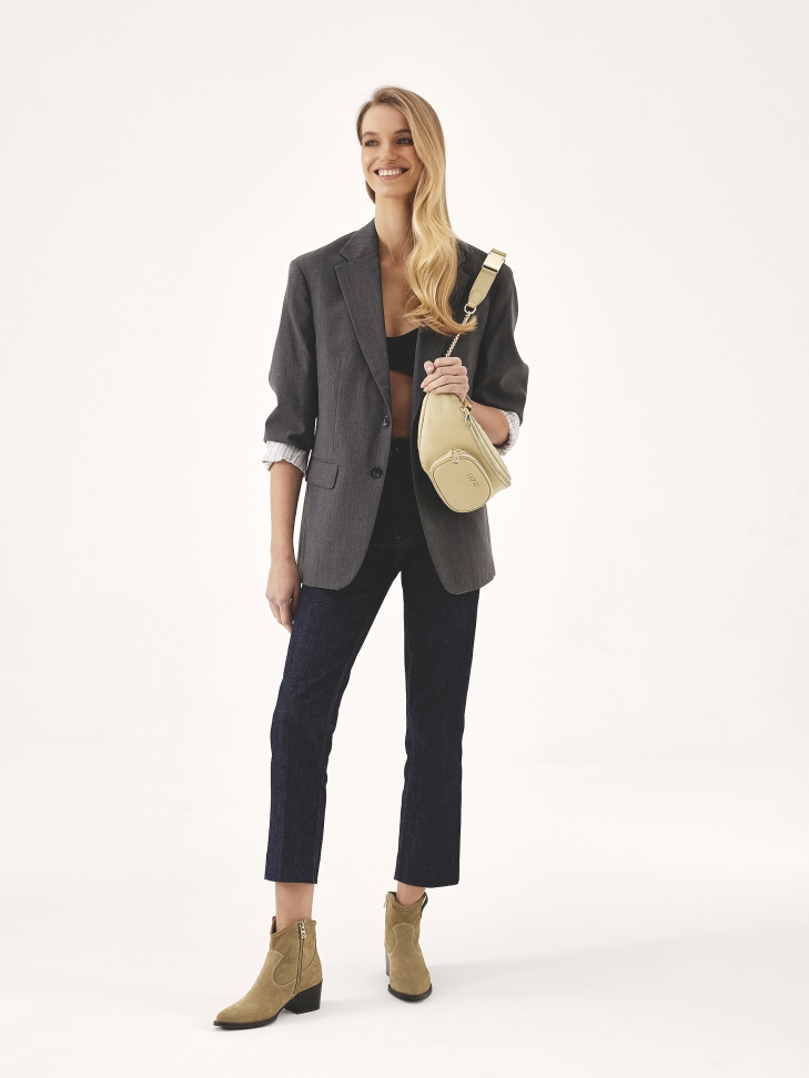 Beżowa nerka z regulowanym paskiem