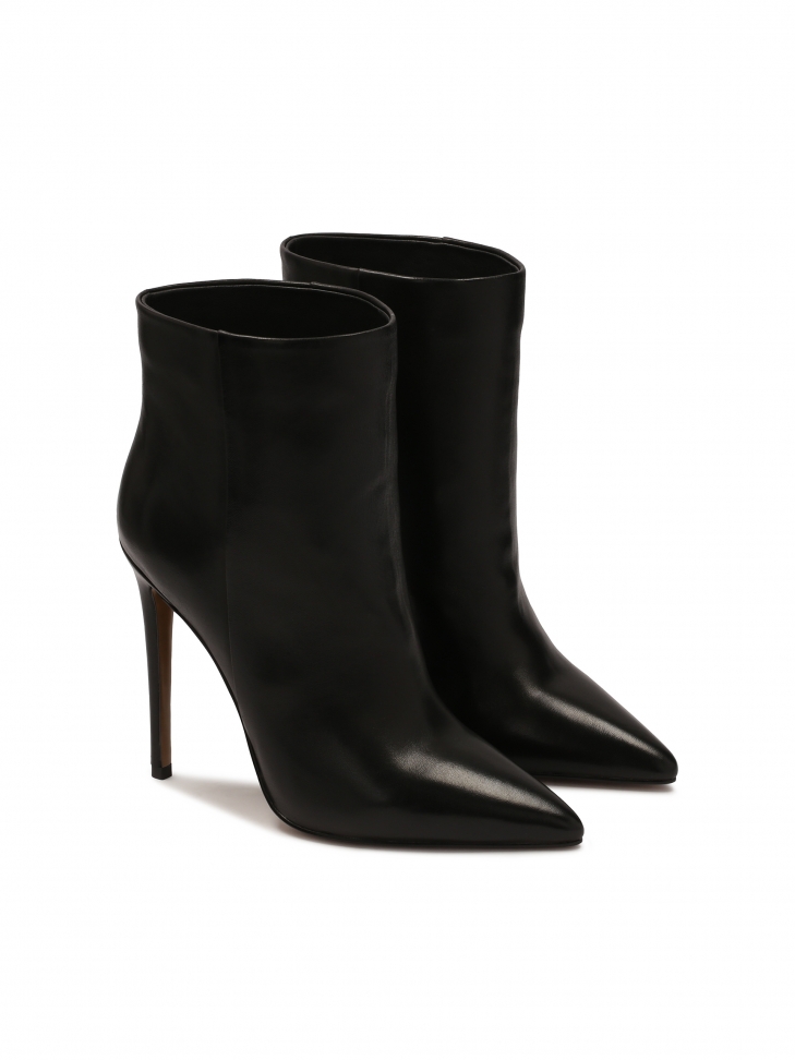 Botki na obcasie ze wsuwaną cholewką