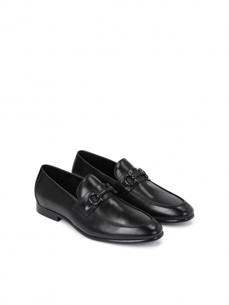Czarne loafersy męskie z metalowym wędzidłem