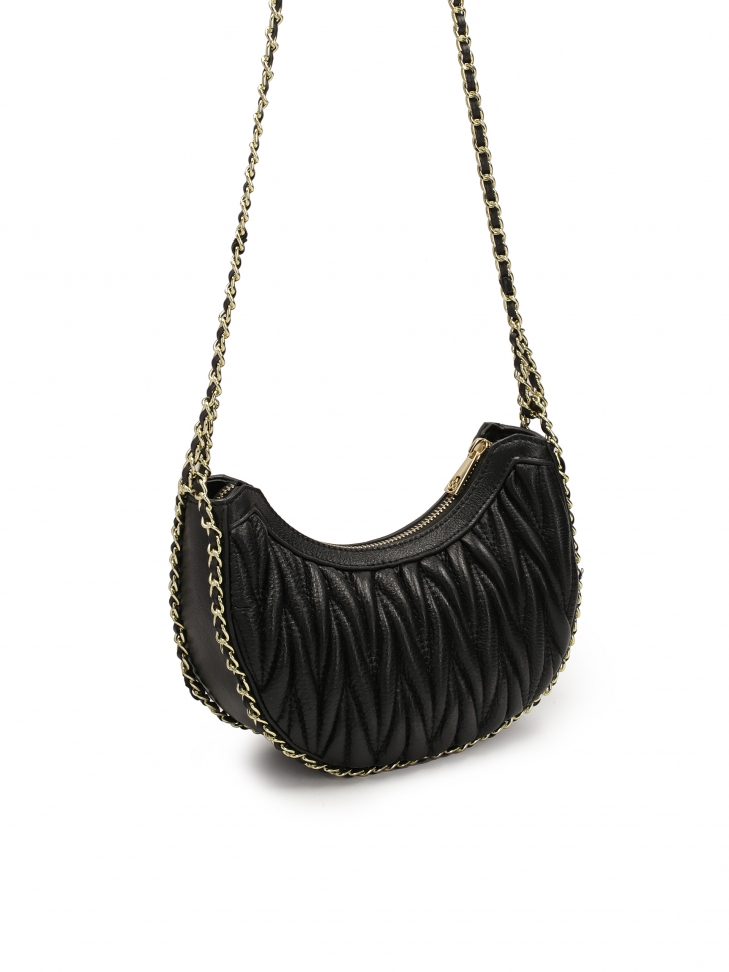 Czarna marszczona torebka w kształcie półksiężyca
