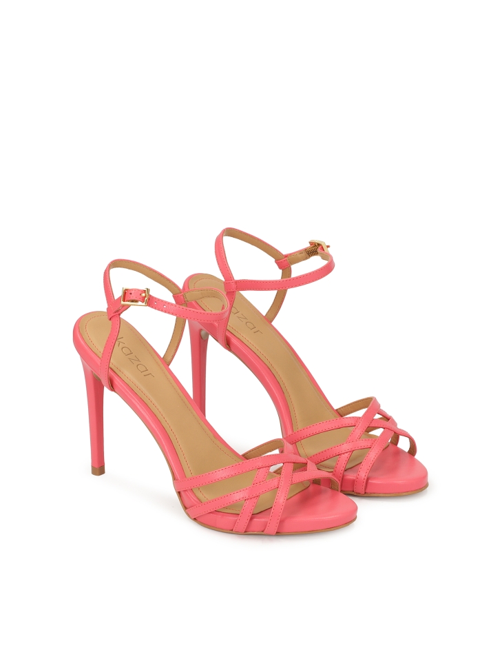 Różowe sandały na obcasie