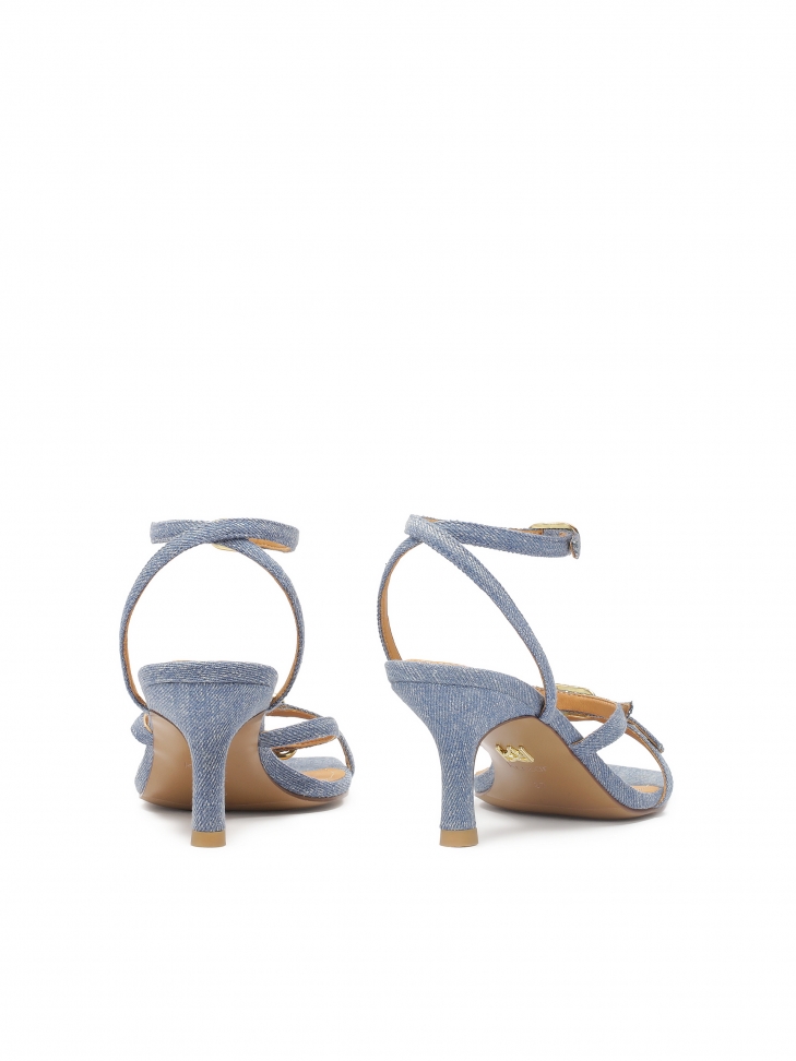 Sandały na niskim obcasie z tkaniny denim