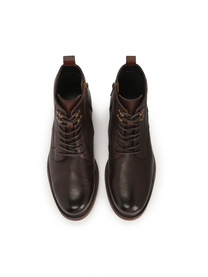 Brązowe trzewiki w elegancki stylu