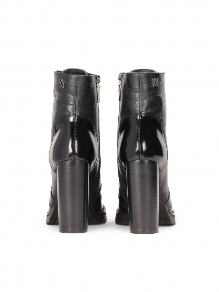 Botki w okodyli wzór