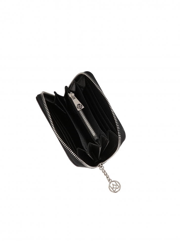 Kompaktowy portfel na suwak zdobiony nitami