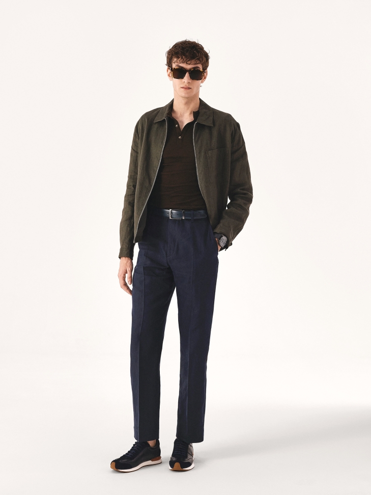 Analogowy zegarek na skórzanym pasku