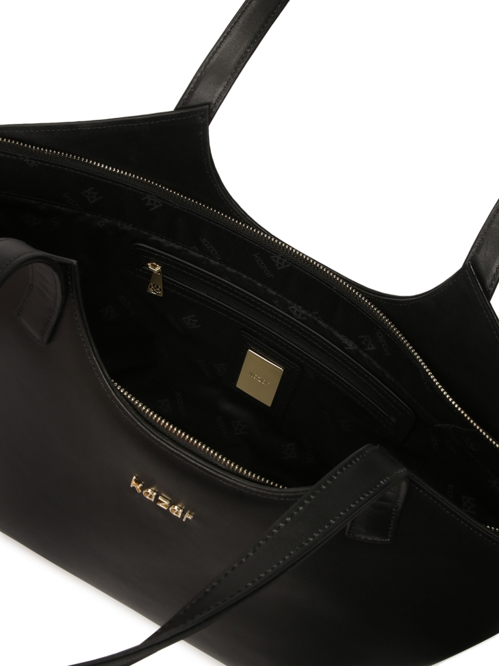 Czarna torebka łódka na ramię