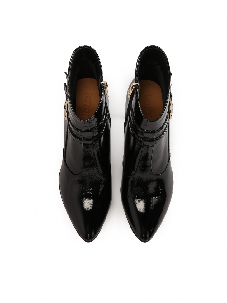 Klasyczne czarne botki na szpilce z lakierowanej skóry