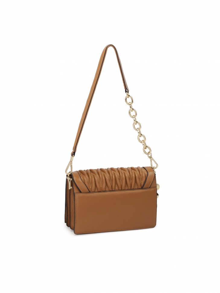 Skórzana torebka z pikowaną klapą i dwoma paskami