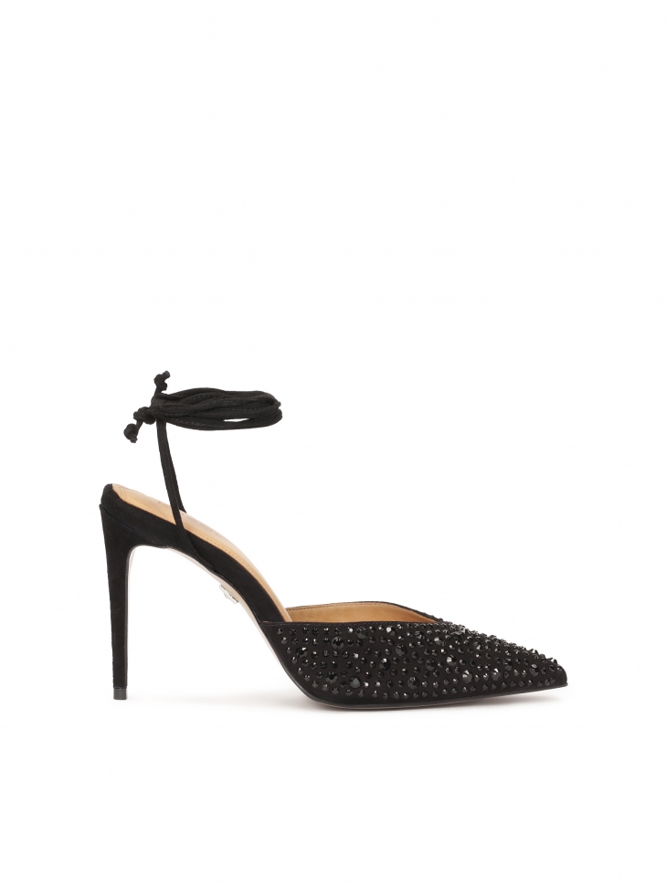 Czarne wiązane czółenka z odytą piętą