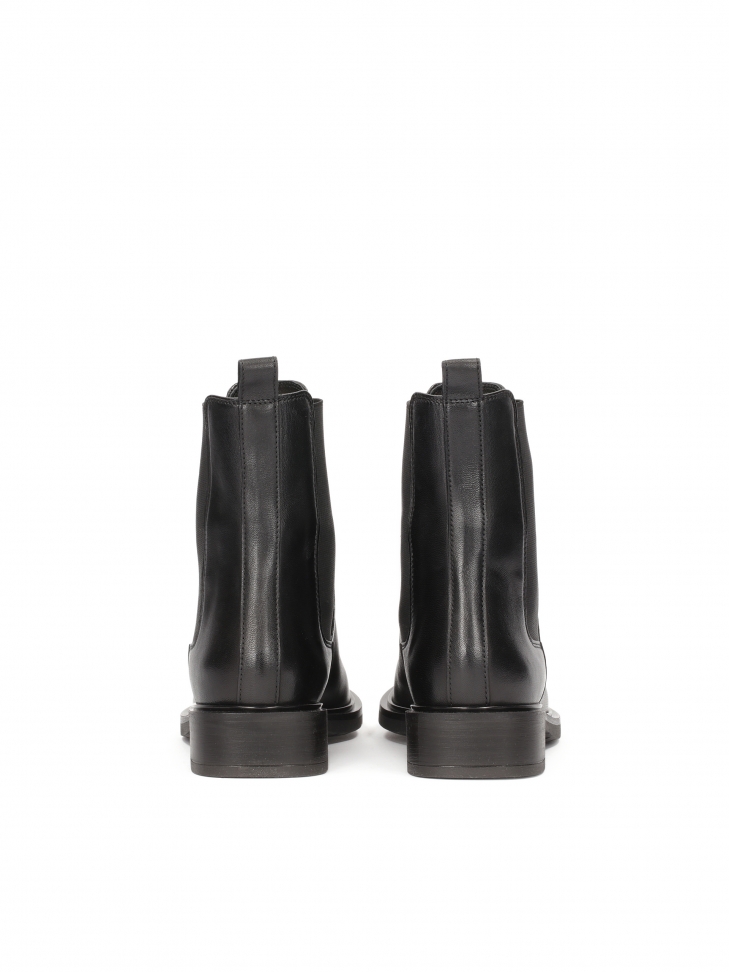 Wsuwane sztyblety na płaskiej podeszwie