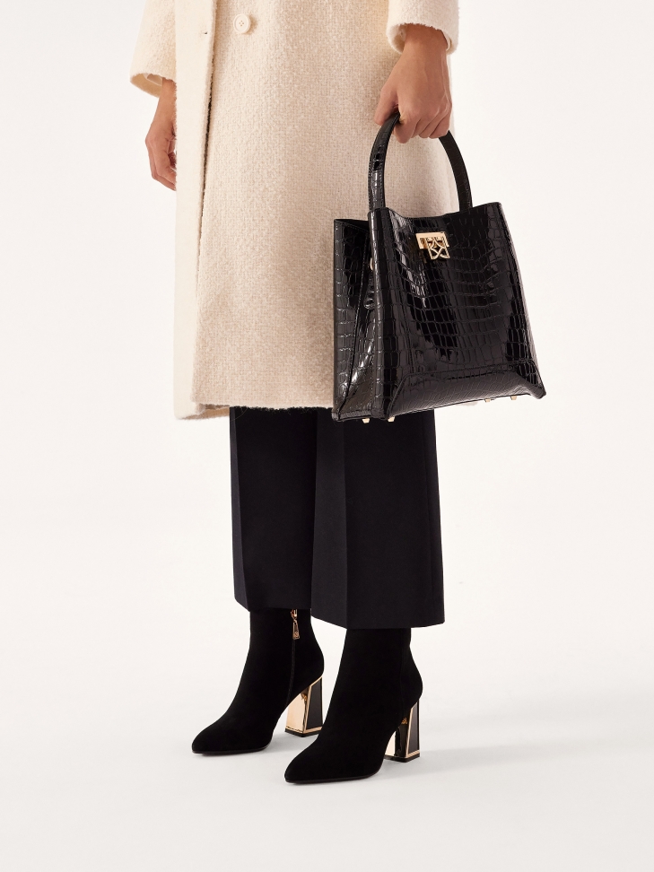 Zamszowe botki z błyszczącym obcasem