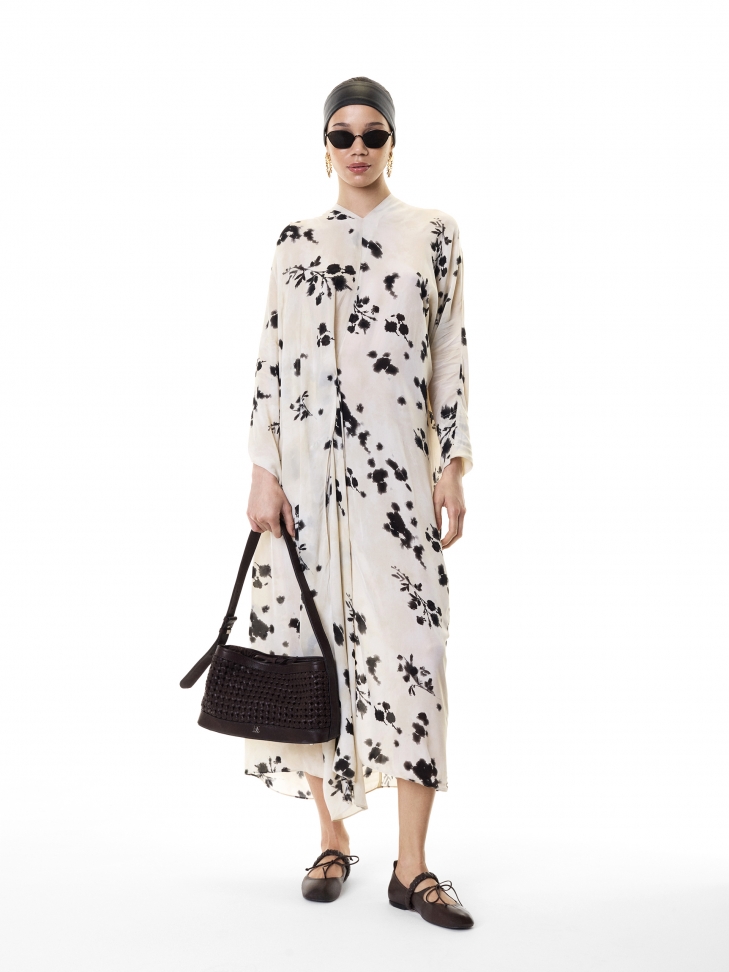 Czarne okulary przeciwsłoneczne z metalową oprawką