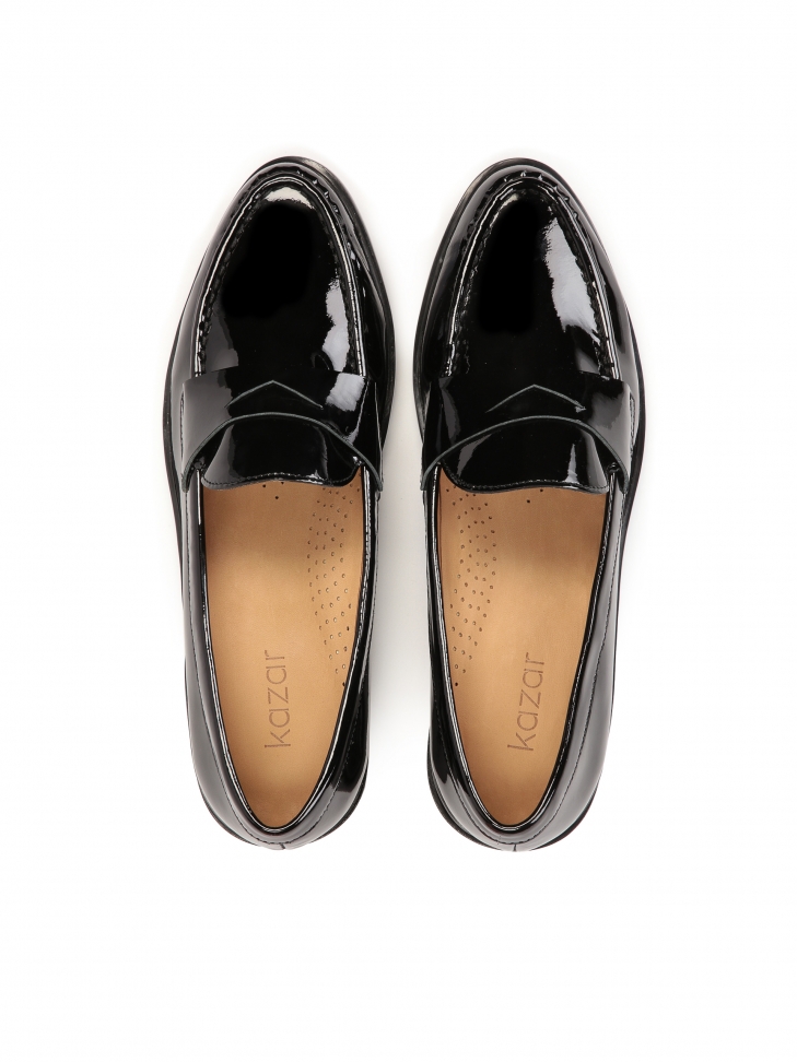 Czarne lakierowane półbuty typu loafer