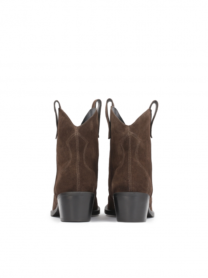 Wsuwane ciemnobrązowe botki kowbojki z zamszu