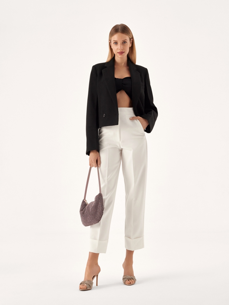 Beżowe klapki na szpilce zdobione cyrkoniami