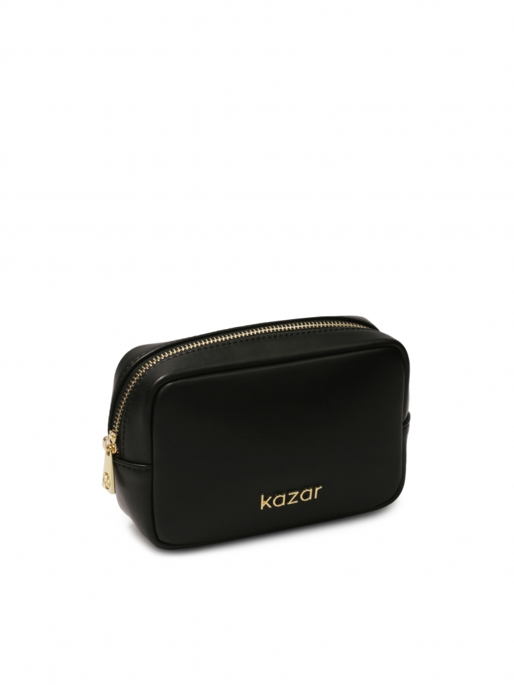 Mała czarna kosmetyczka podróżna