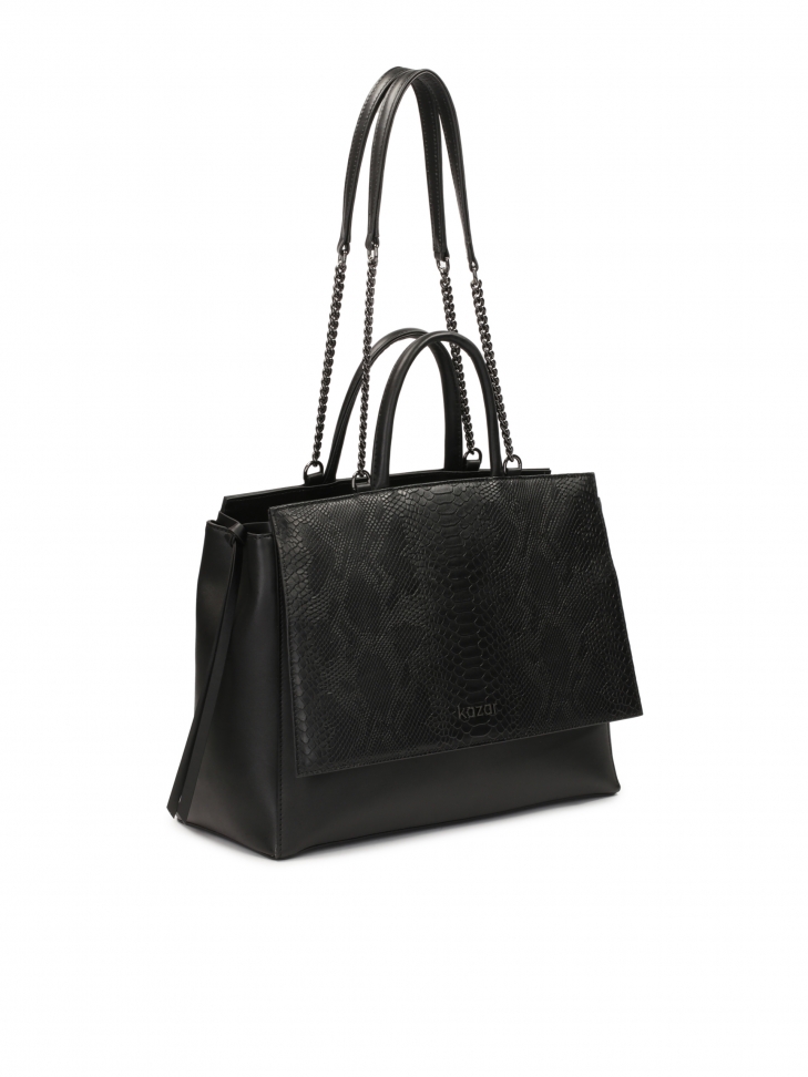 Torebka o unikalnym kształcie z tłoczonym wzorem