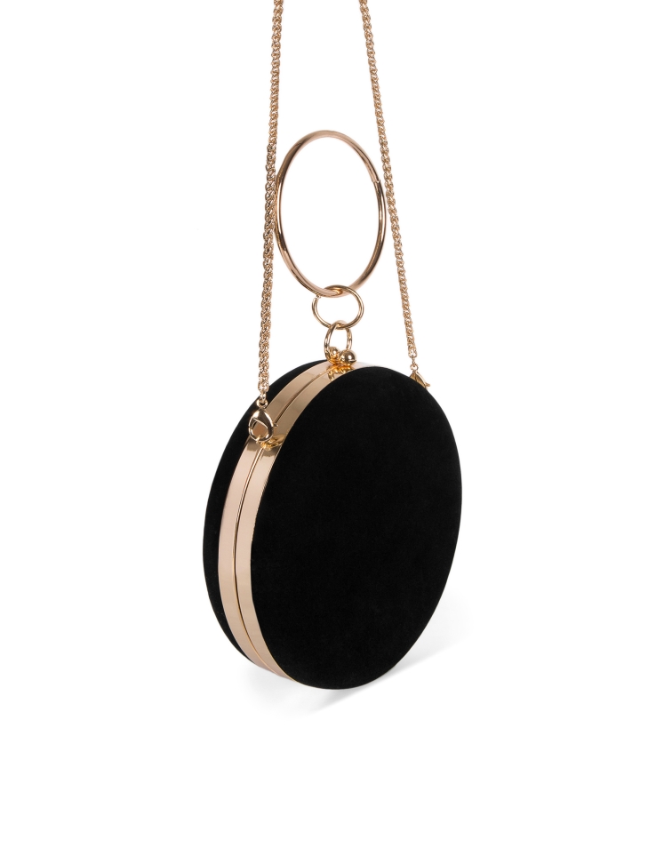 Oągła czarna torebka z obręczą do ręki