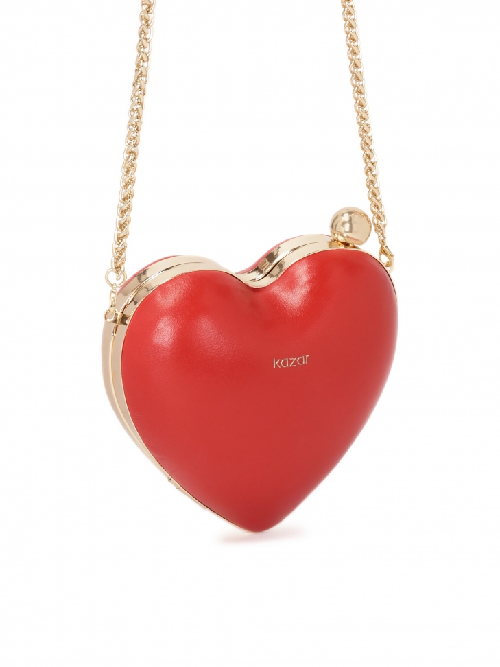 Mała czerwona torebka w kształcie serca