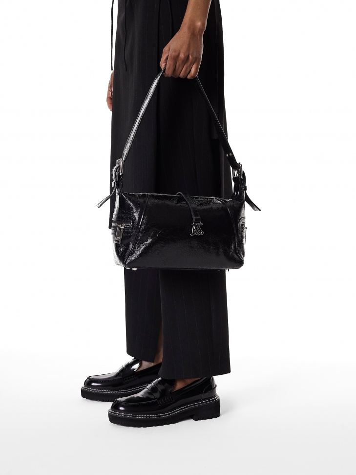 Czarna skórzana torebka na ramię