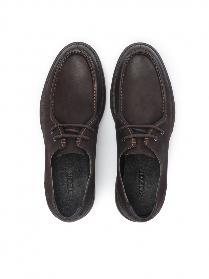 Brązowe półbuty męskie z ótkim sznurowaniem i wypukłym szwem