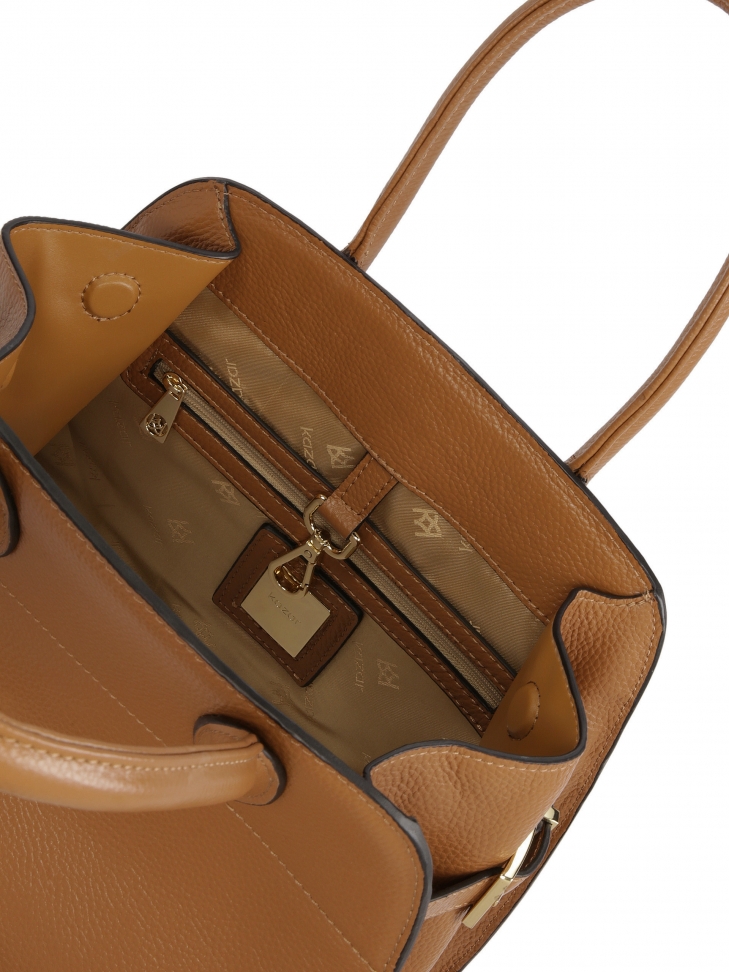 Jasnobrązowa torebka z regulowanymi bokami