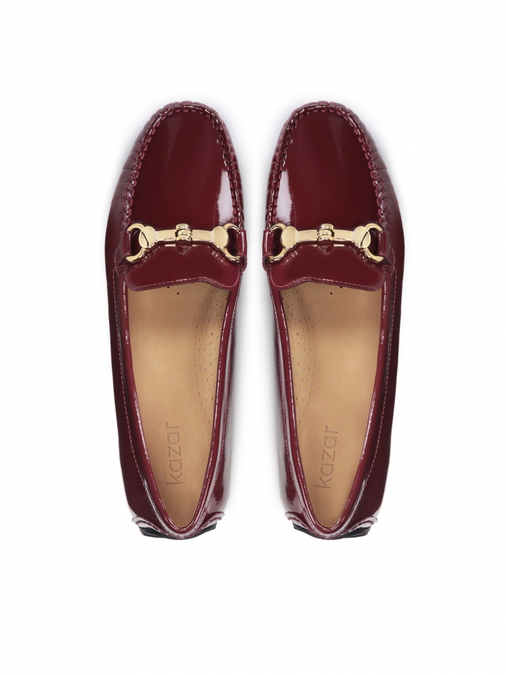 Bordowe lakierowane mokasyny damskie z wkładką komfort