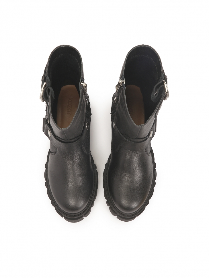 Botki na suwak z masywną podeszwą