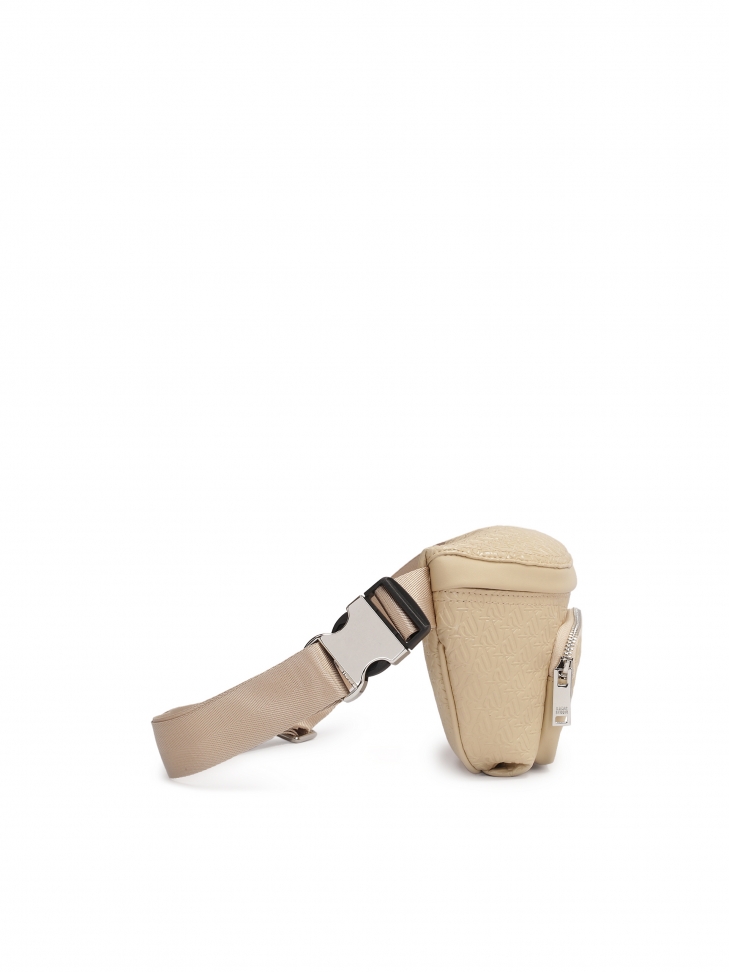 Beżowa nerka z tłoczonym wzorem