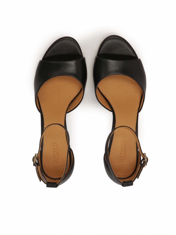 Klasyczne czarne sandały z pełną piętą