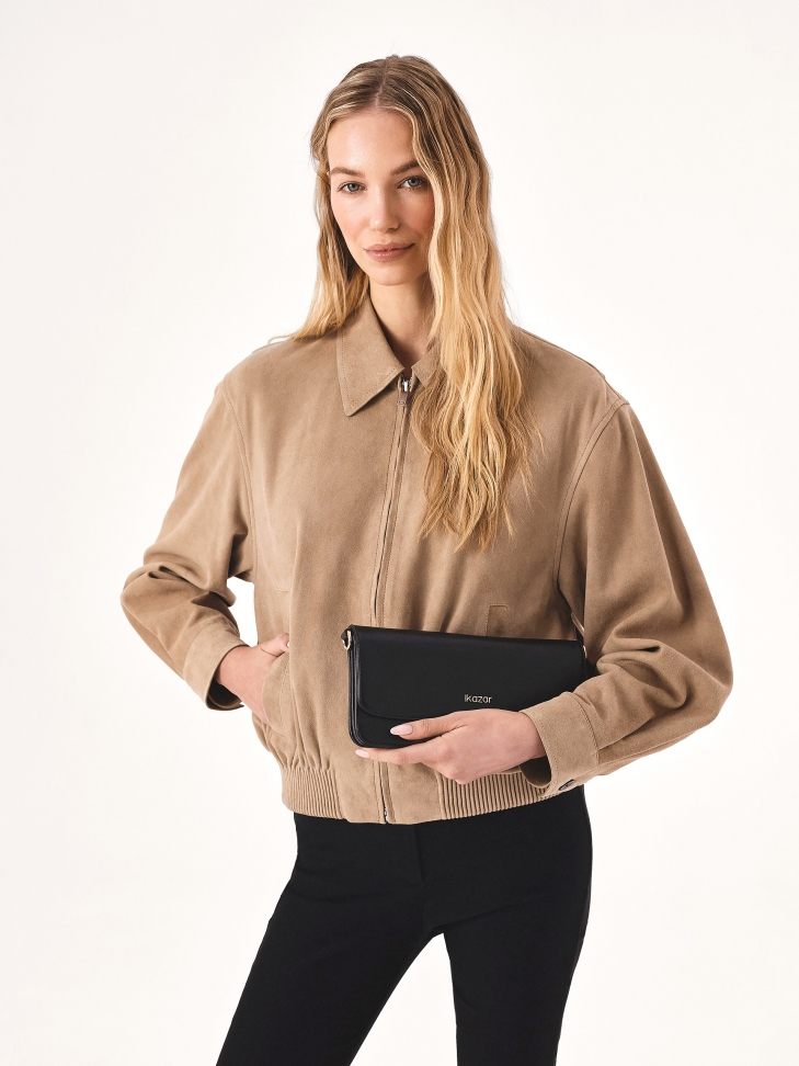 Podłużna płaska torebka z klapą